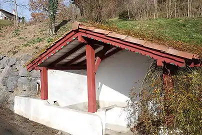 Un vieux lavoir de Bas-Cambo.