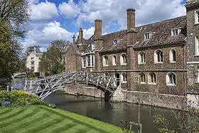 Le Mathematical Bridge vu près du pont de Silver Street