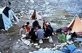 Début de soirée au camp installé près du refuge du Jou de los Cabrones.