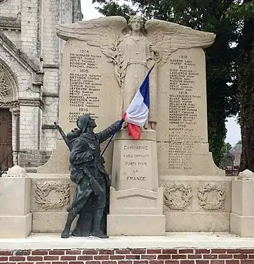 Le monument aux morts.