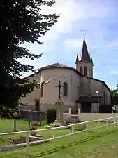 Saint-Pantaléon de Campagne à l'arrière de l'église.