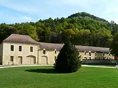 Les communs du château.