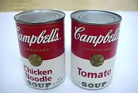 Deux boîtes de soupe Campbell's, comme celles qui ont inspiré Andy Warhol.