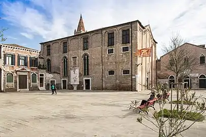 La facade ouest sur le campo