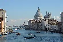 Photographie typique de Venise avec ses gondoles