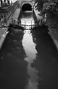 Canal Saint-Martin vu depuis la passerelle.