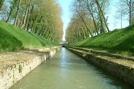 Entrée du tunnel à Pouilly-en-Auxois.