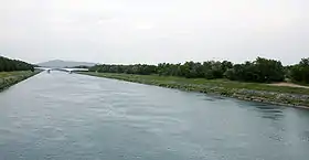 Le canal de Donzère-Mondragon.