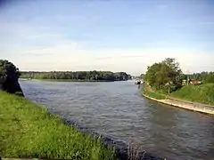 La jonction du canal du Nord et de la Sensée.