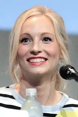 Candice King interprète Caroline Forbes