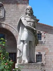 Le Monumento a Don Pelayo à Cangas de Onís.