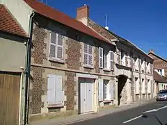 Bâtiments, rue des Écoles.