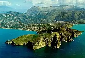 Le cap Palinuro, surmonté de son phare.