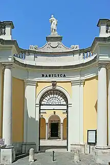 L'entrée de la cathédrale de Capoue.