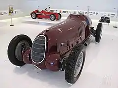 Photographie d'une Alfa Romeo 12C-36.