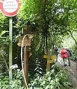 Le balisage des chemins de randonnée.