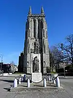 Monuments aux morts(en) « Monument aux Morts de 1914-18 à Carhaix-Plouguer », sur René et Peter van der Krogt