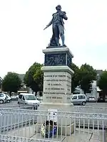 Statue de La Tour d'Auvergne(en) « Statue de Théophile-Malo de La Tour d'Auvergne-Corret à Carhaix-Plouguer », sur René et Peter van der Krogt