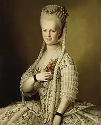 Portrait d'une femme en robe ornée de dentelles et de plis.