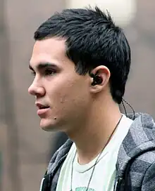 Carlos Pena, Jr. interprète "Carlos Garcia"