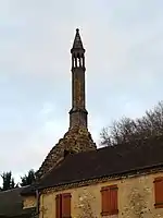 Maison avec cheminée gothique