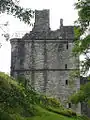 Le château de Carnasserie a été construit pour John Carswell avec l'aide du clan Campbell. Carswell réalisa le premier livre imprimé en gaélique écossais, imprimé à Édimbourg en 1567.
