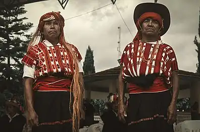 Femmes tzeltals en tenue traditionnelle (carnaval de Pantelhó (2019).