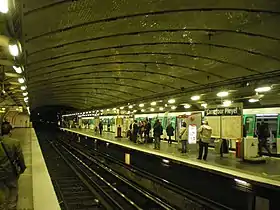 Les quais de la station en 2012.