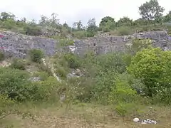 Carrière Razel, exploitée pour l'exploitation de calcaire.