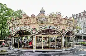 Le carrousel de la place Rapp.