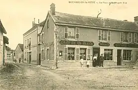 Le café de la Place au début du XXe siècle