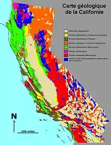 La carte indique toutes les sortes de roches (roches volcaniques, granitiques, etc.) qui composent la Californie.
