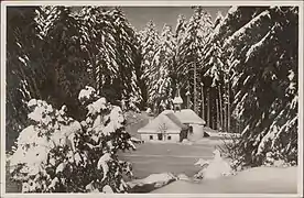 La chapelle en hiver.