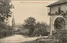 Carte postale de Moriville montrant la chapelle et l'église, sur la route de Rambervillers.