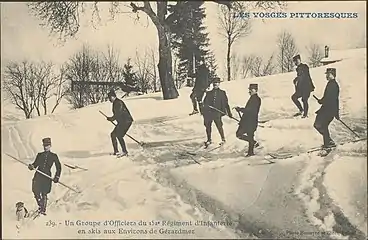 Un groupe d'officiers en skis aux environs de Gérardmer.