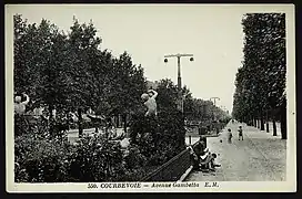 Carte postale de l'avenue Gambetta.