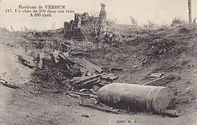 Un obus de 380 mm non-explosé.