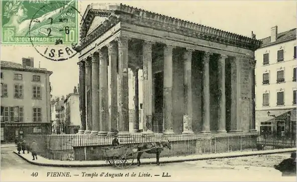 Carte postale du temple, prise quelque temps après les restaurations achevées en 1880.