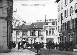 Ganterie Perrin dans le quartier de l'Aigle en 1910