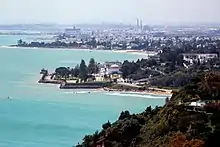 Vue générale du littoral de Carthage avec le palais présidentiel