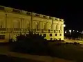 Le palais Córdoba en nocturne.