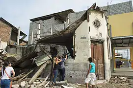 Maison détruite à Guayaquil (intersection av. Ayacucho et José Mascote).