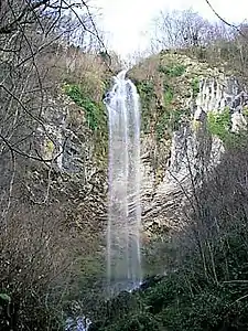 La cascade d'Alzen sur un affluent en rive droite de l'Arize.