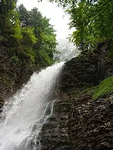 Cascade Isolée.