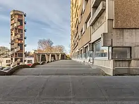 Caserne Vion, tour de manœuvre et de séchage pentagonale, logements