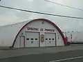 La caserne de pompiers.