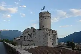 Le donjon du château.