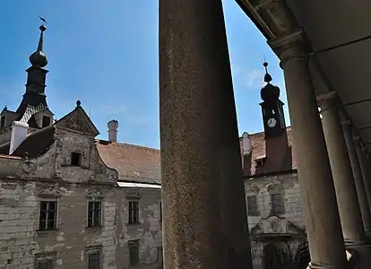 Cour du château.