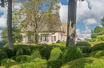 Vue sur le jardin de buis du château de Marqueyssac.
