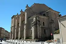 La cathédrale Saint-Benoît inachevée à cause du décès de Monseigneur Tuboeuf et du coût du chantier trop élevé